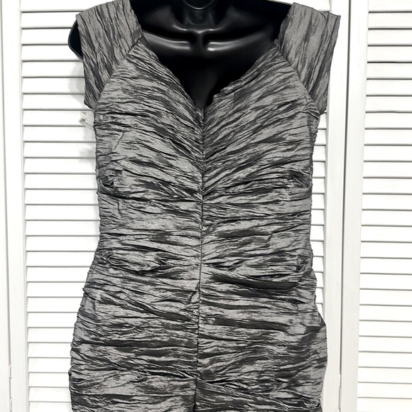 Jeanne Alexander Metallic Silver Gray Ruched/ Crinkle Off Shoulder Midi Dress/12 - Picture 9 of 14